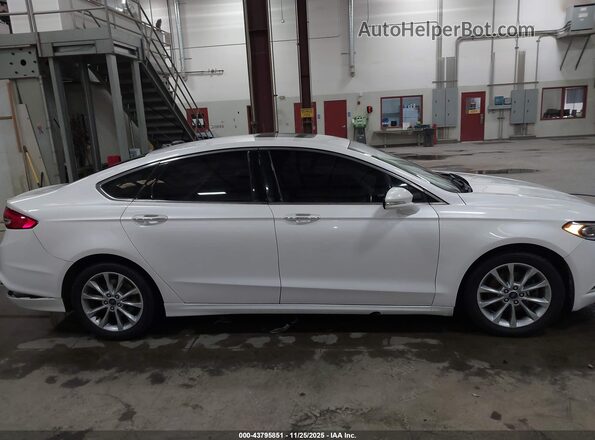 3FA6P0HD2HR138699 2017 FORD FUSION Белый 