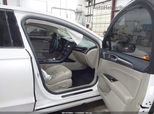 3FA6P0HD2HR138699 2017 FORD FUSION Белый 