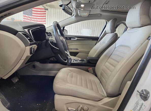 3FA6P0HD9JR142934 2018 FORD FUSION White Vista interior delantera