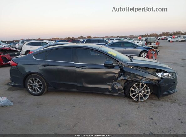 3FA6P0LU2HR195976 2017 FORD FUSION HYBRID Gray Widok wnętrza z tyłu