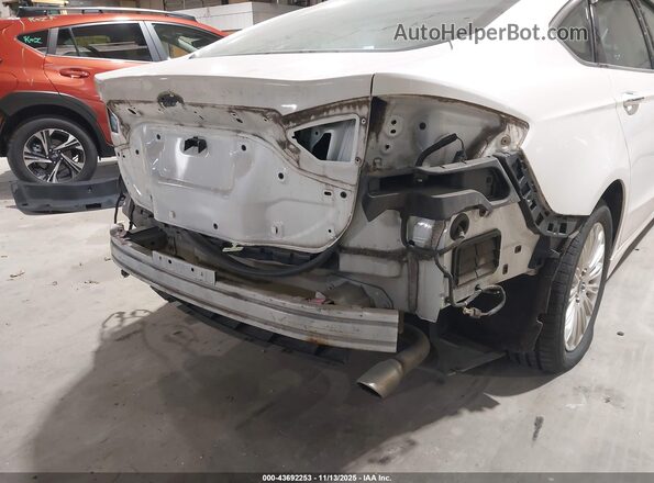 3FA6P0LU6GR139974 2016 FORD FUSION HYBRID White Widok wnętrza z tyłu