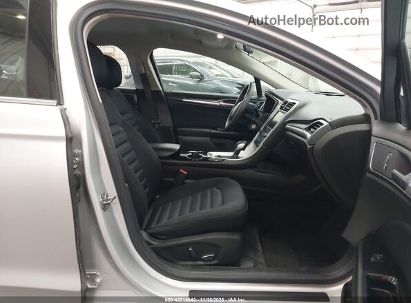 3FA6P0LU6GR333050 2016 FORD FUSION HYBRID Silver Widok wnętrza z przodu