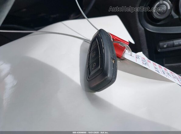 3FADP4GX3GM183561 2016 FORD FIESTA Красный Вид панели приборов