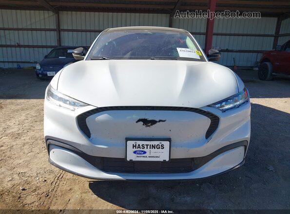 3FMTK2R78MMA65468 2021 FORD MUSTANG MACH-E White ხელსაწყოთა პანელის ხედი