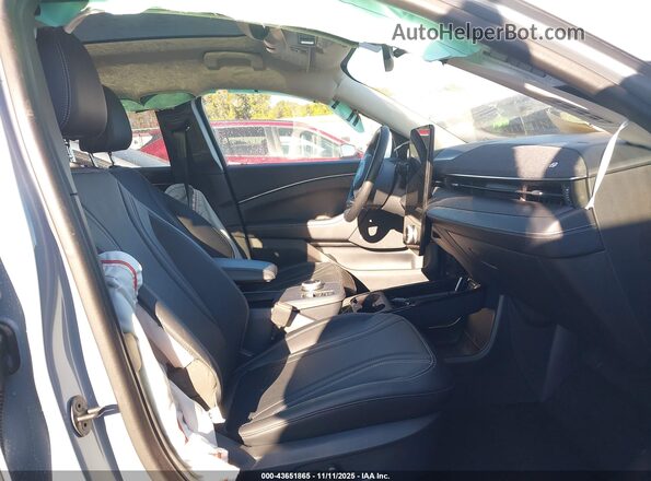 3FMTK3R46RMA07135 2024 FORD MUSTANG MACH-E PREMI Gray Front interior view