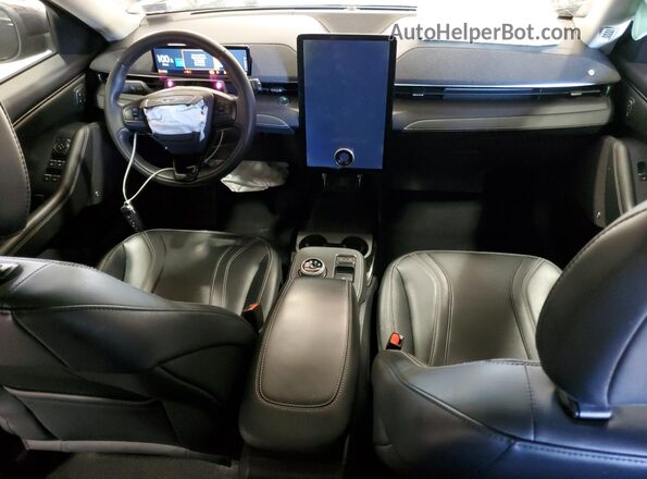 3FMTK3R72MMA64225 2021 FORD MUSTANG MACH-E PREMI Black Dashboard view