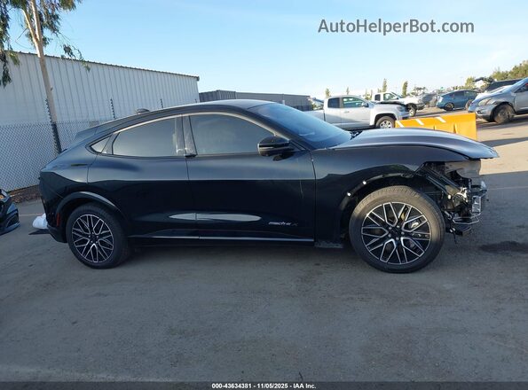 3FMTK3R72RMA51028 2024 FORD MUSTANG MACH-E PREMI Black Панорамний вид салону 360°