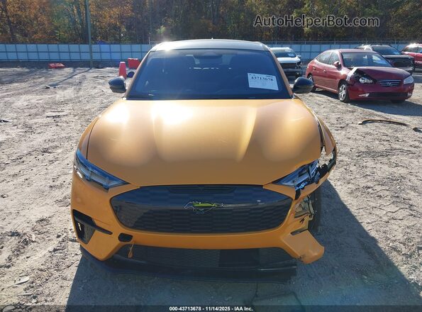3FMTK4SE3MME00429 2021 FORD MUSTANG MACH-E Yellow Widok wnętrza z tyłu