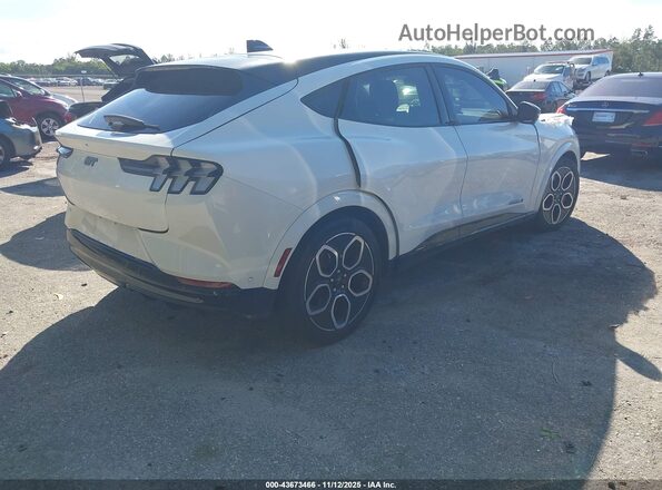 3FMTK4SX3RMA30835 2024 FORD MUSTANG MACH-E White Rear right
