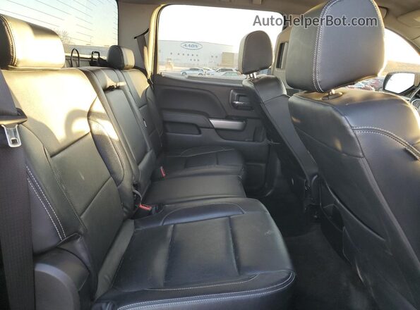 3GCUKREC4JG295801 2018 CHEVROLET SILVERADO Black Widok tylnych siedzeń