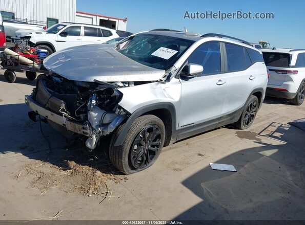 3GKALMEVXNL257642 2022 GMC TERRAIN Серебряный Передняя левая четверть