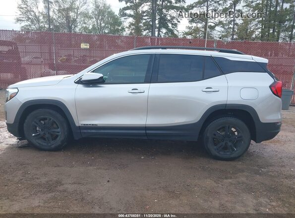 3GKALNEU6JL240909 2018 GMC TERRAIN Silver 