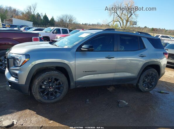 3GKALUEG0SL281638 2025 GMC TERRAIN Silver სალონის 360-გრადუსიანი ხედი