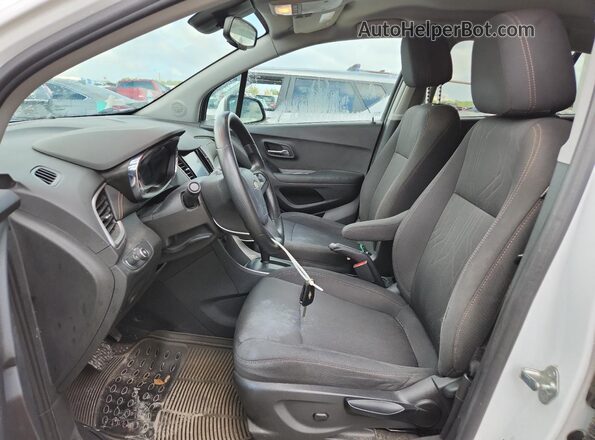 3GNCJLSB3LL215767 2020 CHEVROLET TRAX White Սալոնի դիմացի տեսք
