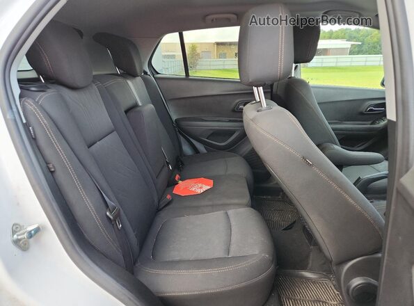 3GNCJLSB3LL215767 2020 CHEVROLET TRAX White Սալոնի հետևի տեսք