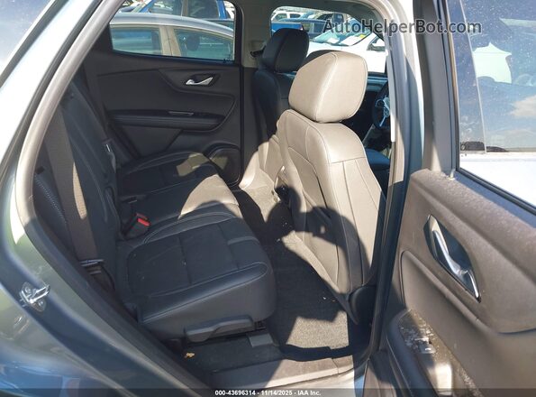 3GNKBDR41RS174303 2024 CHEVROLET BLAZER Gray Vista de la etiqueta del VIN