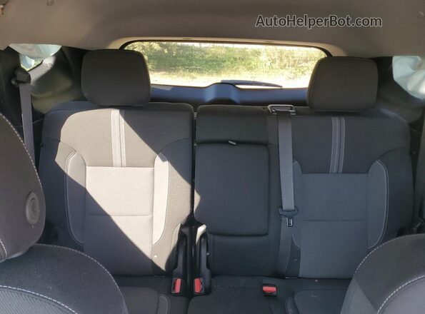 3GNKBHR42SS105875 2025 CHEVROLET BLAZER Red უკანა სავარძლების ხედი