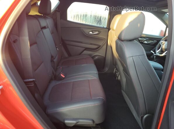 3GNKBKRS9SS164627 2025 CHEVROLET BLAZER Orange Widok wnętrza z tyłu