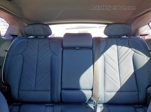 3GYK3GMR6SS213462 2025 CADILLAC OPTIQ Blue Widok tylnych siedzeń
