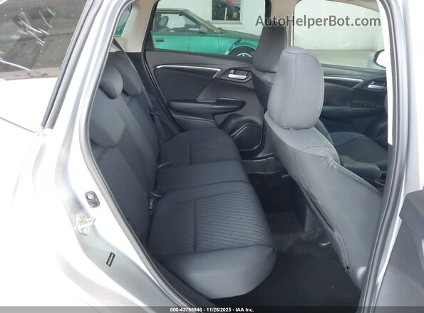 3HGGK5H87JM725627 2018 HONDA FIT Silver 