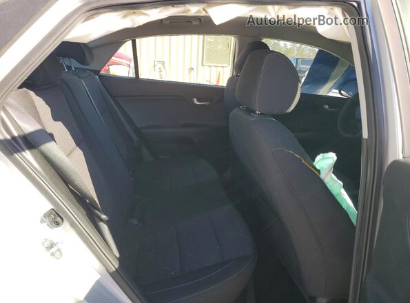 3KPA24AD0ME406249 2021 KIA RIO Silver Vista de los asientos traseros