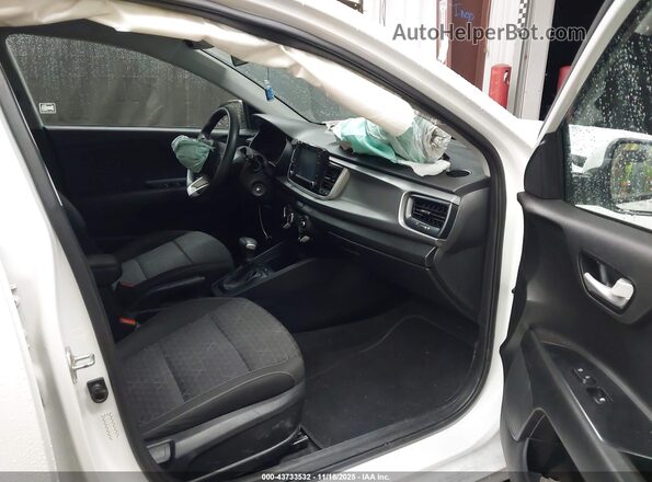 3KPA24AD3LE295338 2020 KIA RIO White წინა სალონის ხედი