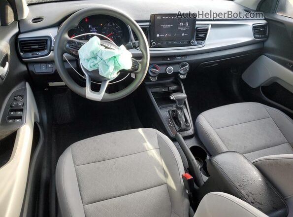 3KPA24AD3ME374008 2021 KIA RIO Black წინა პანელის ხედი