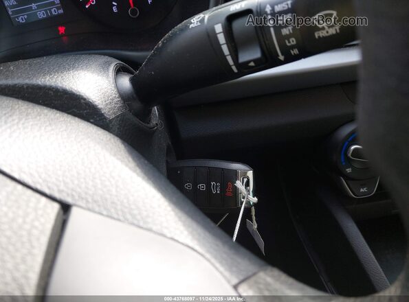 3KPA24AD8LE316880 2020 KIA RIO Gray Dashboard view