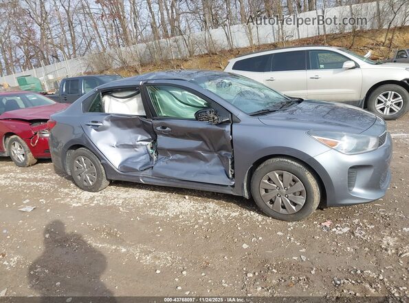 3KPA24AD8LE316880 2020 KIA RIO Gray Rear interior view