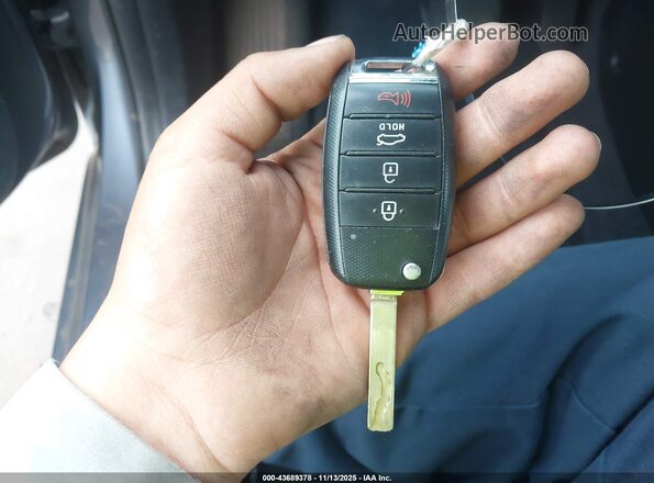 3KPA24AD9LE313003 2020 KIA RIO Gray Dashboard view