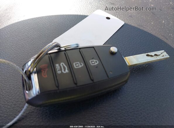 3KPA24ADXLE359231 2020 KIA RIO Red Widok deski rozdzielczej