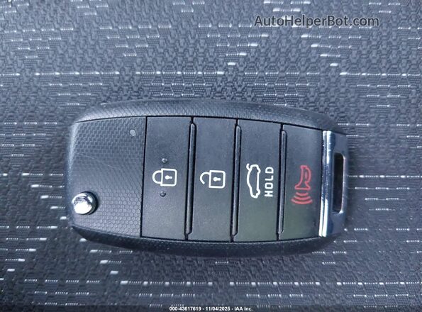 3KPA25AD3PE628908 2023 KIA RIO 5-DOOR White Widok deski rozdzielczej