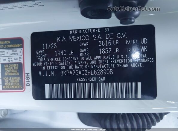 3KPA25AD3PE628908 2023 KIA RIO 5-DOOR White Widok komory silnika