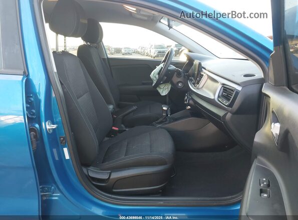 3KPA25AD5PE580103 2023 KIA RIO 5-DOOR Blue Widok wnętrza z przodu