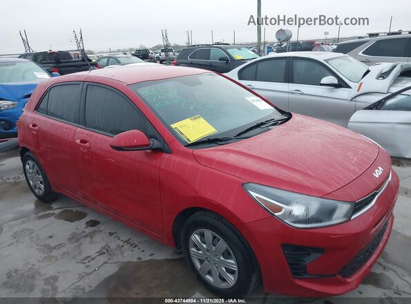 3KPA25AD5PE596348 2023 KIA RIO 5-DOOR Red Widok wnętrza 360 stopni