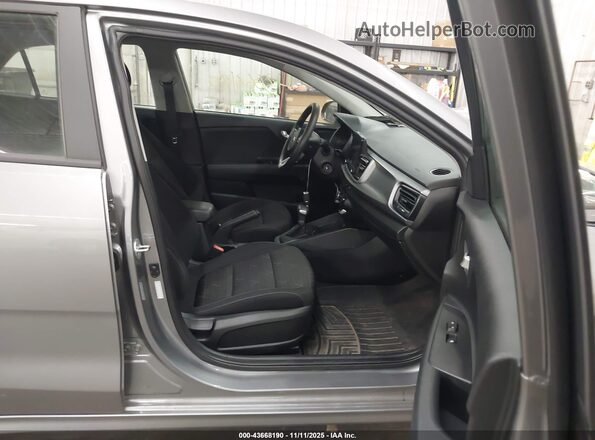 3KPA25AD7ME424284 2021 KIA RIO 5-DOOR Серый Вид салона спереди