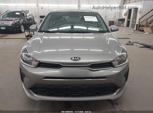 3KPA25AD7ME424284 2021 KIA RIO 5-DOOR Серый Вид задней части салона