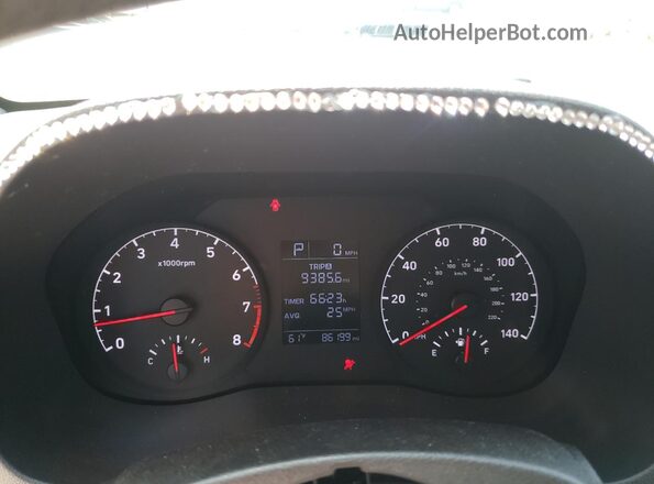 3KPC24A3XJE005674 2018 HYUNDAI ACCENT Серебряный 