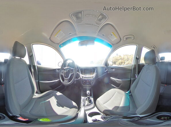 3KPC24A3XJE005674 2018 HYUNDAI ACCENT Серебряный 