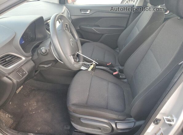3KPC24A60ME131475 2021 HYUNDAI ACCENT Silver Front interior view
