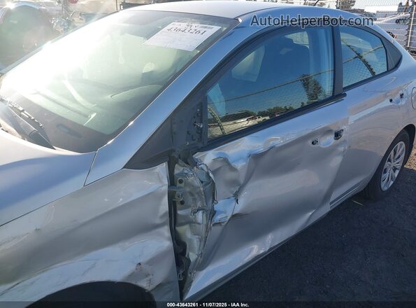 3KPC24A60ME144629 2021 HYUNDAI ACCENT Silver Widok z przodu