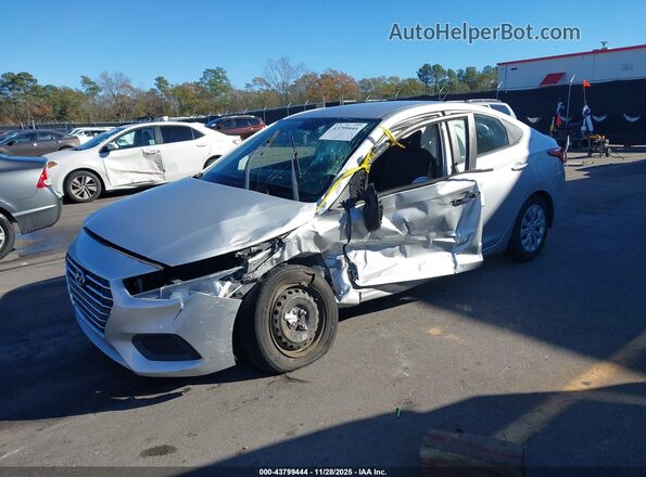 3KPC24A61LE108902 2020 HYUNDAI ACCENT Silver Առջևի ձախ երեք քառորդ տեսարան