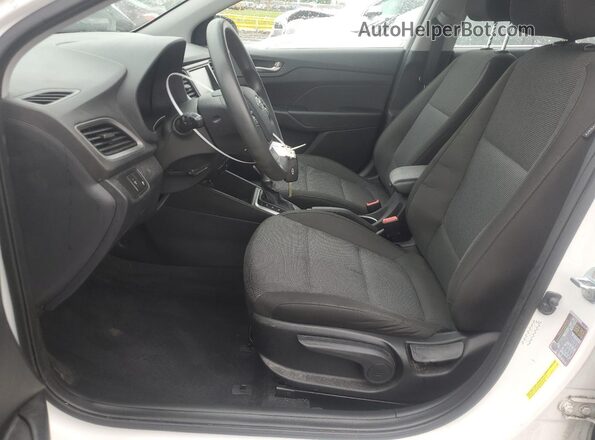 3KPC24A61ME146390 2021 HYUNDAI ACCENT White Front interior view