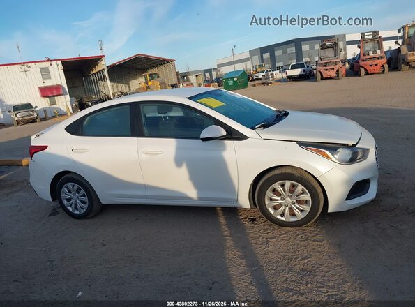 3KPC24A62LE104079 2020 HYUNDAI ACCENT White Rear interior view