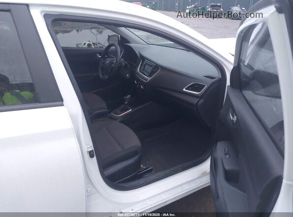 3KPC24A62NE183403 2022 HYUNDAI ACCENT White Вид салону спереду