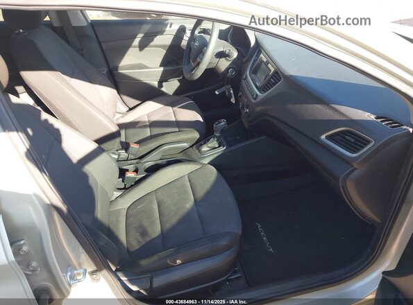 3KPC24A65LE092252 2020 HYUNDAI ACCENT Champagne Widok wnętrza z przodu