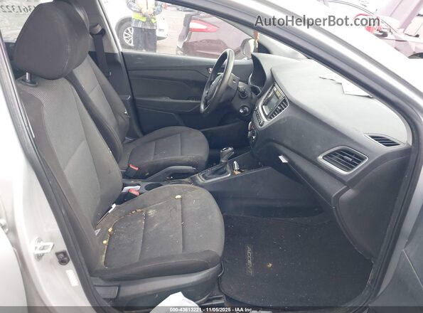 3KPC24A65LE126142 2020 HYUNDAI ACCENT Серебряный Вид салона спереди