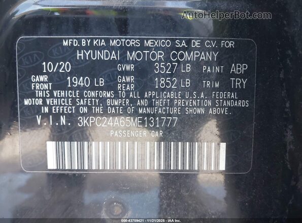 3KPC24A65ME131777 2021 HYUNDAI ACCENT Black Widok komory silnika