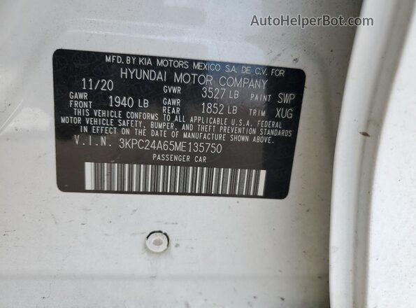 3KPC24A65ME135750 2021 HYUNDAI ACCENT White ძრავის განყოფილების ხედი