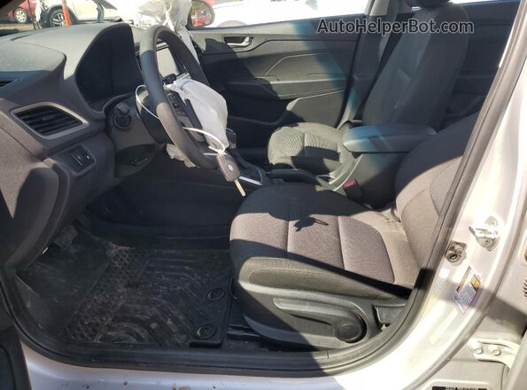 3KPC24A66NE190046 2022 HYUNDAI ACCENT Серебряный Вид салона спереди